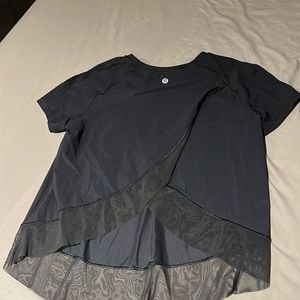 Lululemon tee shirt